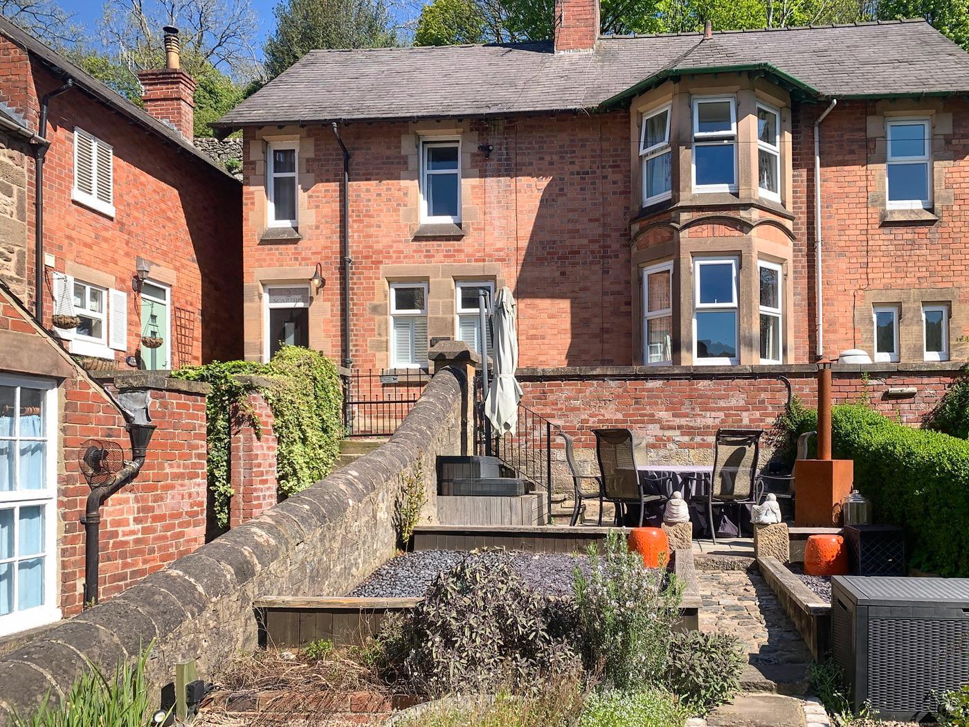 3 Bedroom Cottage in Cromford