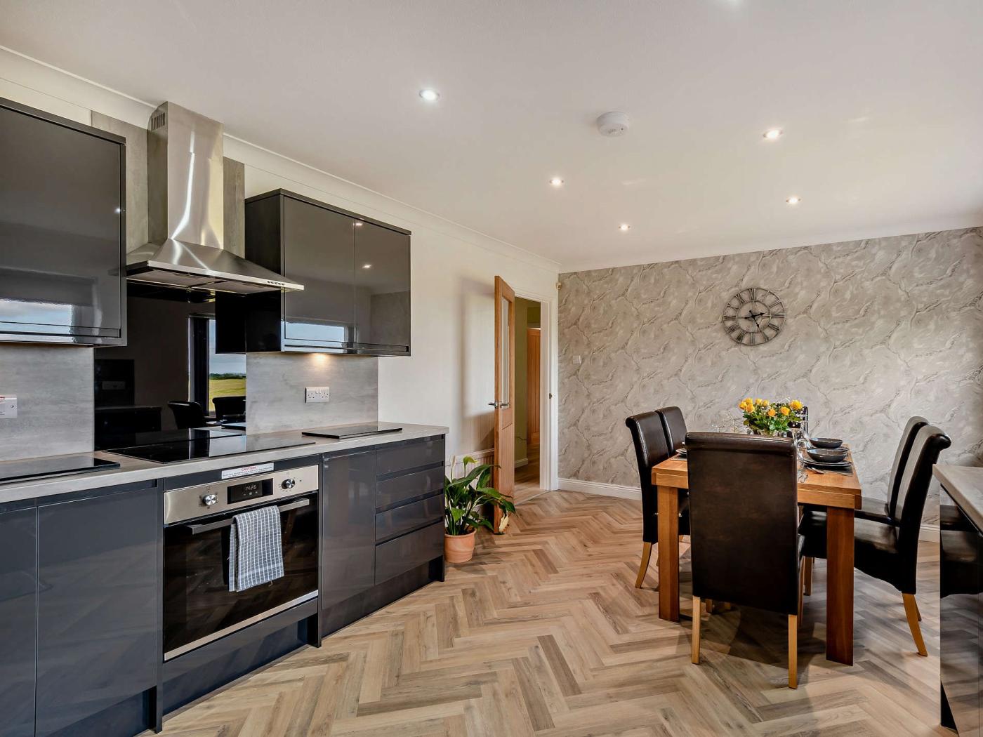 Property image 3 for HC95115