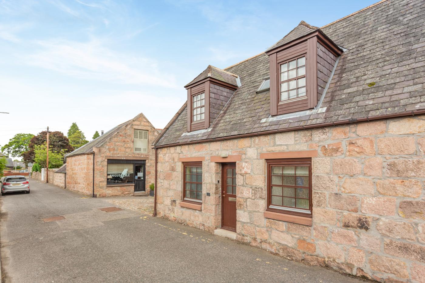 2 Bedroom Cottage in Ballater