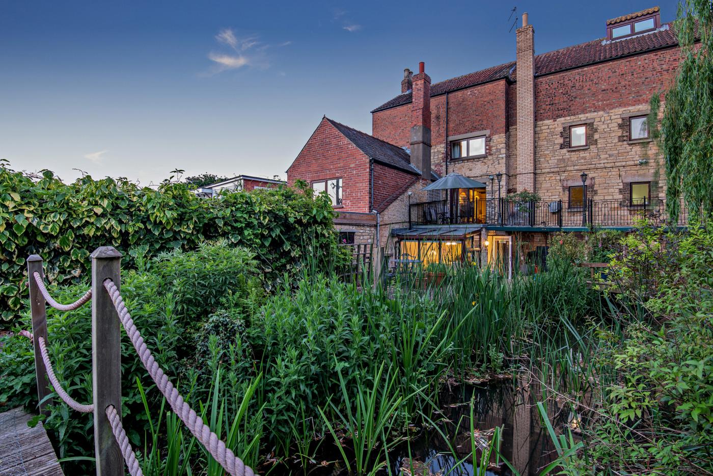 5 Bedroom Cottage in Heighington