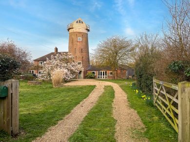 The Mill House (OC-M31068)