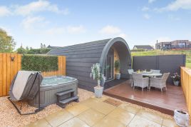 Hot Tub Hideaway 1