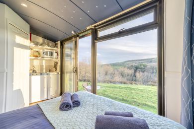 Shepherds Hut at Ridge Hall (OC-WA052)