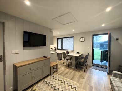 5 Pinewood Retreat – Sunningdale (OC-S31744)