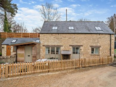 Cotswolds - Thames Head Barn (OC-93878) Cotswolds - Thames Head Barn (OC-93878)