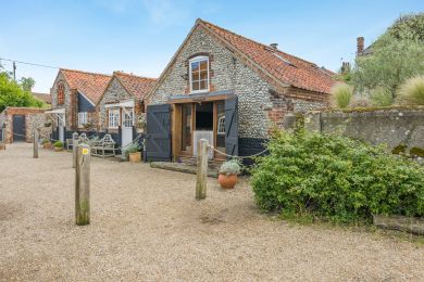 The Old Cart Shed at Cley Windmill (OC-T44263) The Old Cart Shed at Cley Windmill (OC-T44263)