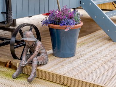Finmia Sauna, Hot Tub & Plunge Pool (OC-81549) Finmia Sauna, Hot Tub & Plunge Pool (OC-81549)