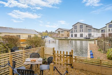 Wroxham Quays (OC-W33854)