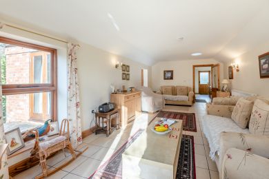 Wolds Retreat (OC-W30917)