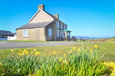 Abersoch Farmhouse (OC-UCHAF)