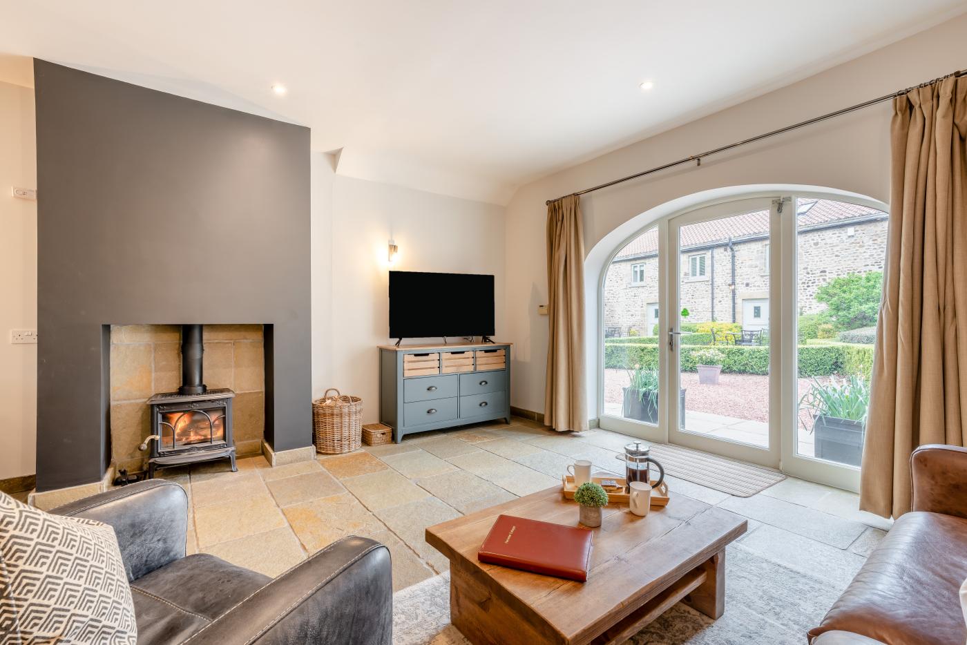 2 Bedroom Cottage in Crakehall - Dog Friendly Holiday Cottage in ...
