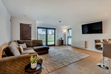 Cosy Nook Two (OC-C29597)