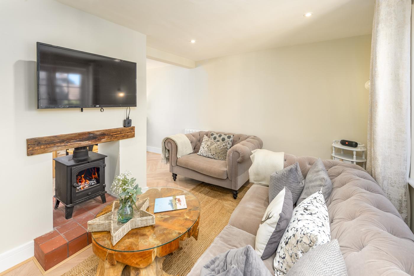 2-bedroom-cottage-in-bamburgh-dog-friendly-holiday-cottage-in