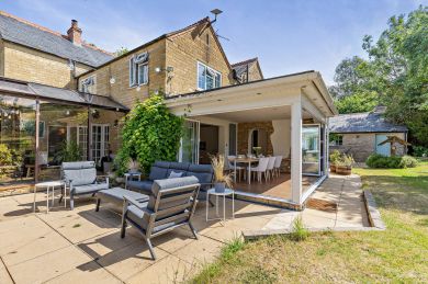 York Cottage House (OC-Y32590)