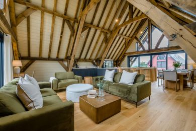 Treglas Lodge (OC-O45970)