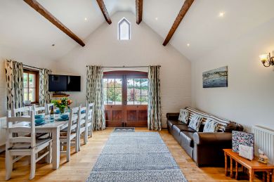 Loveston Lodge (OC-L29791)
