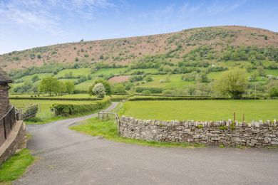Mawr Neuadd Fach (OC-MAWRN) Mawr Neuadd Fach (OC-MAWRN)