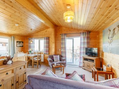 Loch Leven Osprey Lodge (OC-82297)