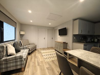 5 Pinewood Retreat – Sunningdale (OC-S31744)