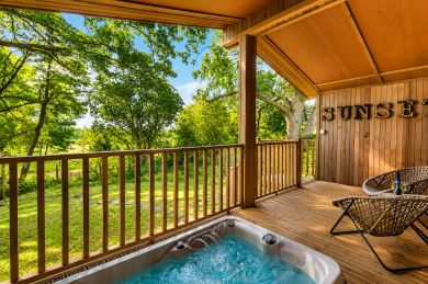 Sunset Lodge (OC-S32309) Sunset Lodge (OC-S32309)