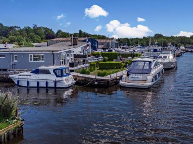 Brundall Boathouse (OC-40097) Brundall Boathouse (OC-40097)