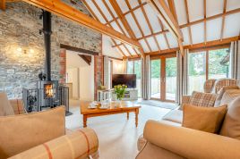 Lakeside Byre