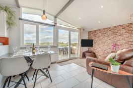 Honeycrisp Lodge