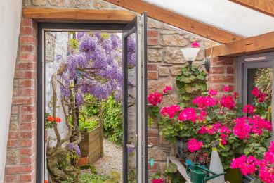 Wisteria Cottage-Cornwall (OC-L25911)