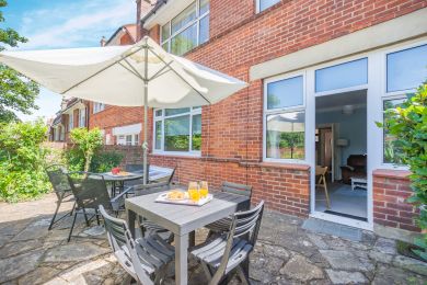 Eastbourne Seaside Retreat (OC-E44809) Eastbourne Seaside Retreat (OC-E44809)