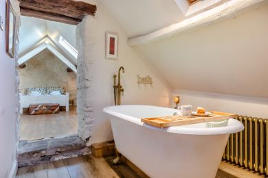 Wren Cottage - The Manifold Retreat (OC-M30407)