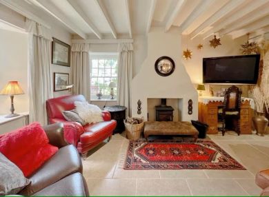Stable Cottage Vintage Holidays (OC-S31842)