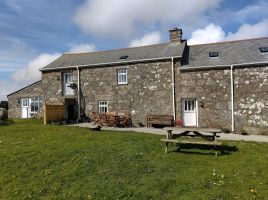 Hollyberry Barn At Banns Farm