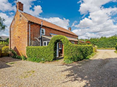 Vine Cottage - Ingham (OC-88616) Vine Cottage - Ingham (OC-88616)