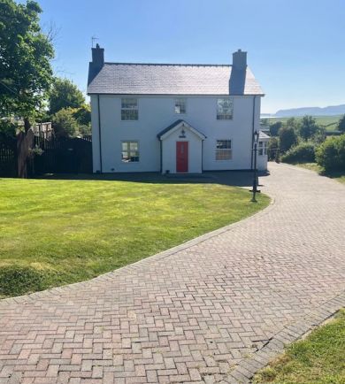 Drws y Llan (OC-DRWSYL)
