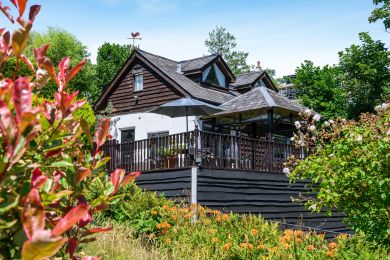 White Cottage Retreat (OC-55119) White Cottage Retreat (OC-55119)