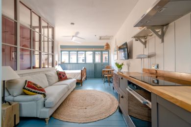 Salt and Chalk Studio (OC-S45891) Salt and Chalk Studio (OC-S45891)