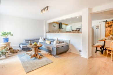Riverside Retreat - Cardiff (OC-R31912)