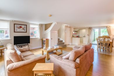 Call Out Cottage (OC-EY103) Call Out Cottage (OC-EY103)