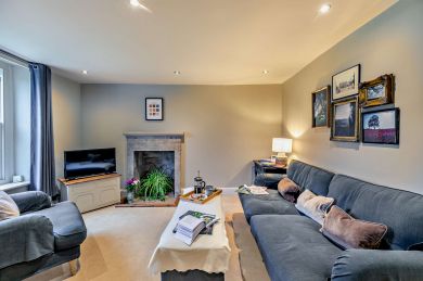 Chatsworth Apartment 3 (OC-C29383)