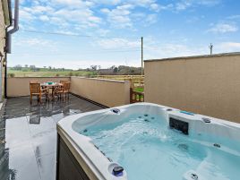 Farmstead Cottage At Bland Close Farm