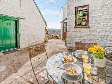 The Sugar Loaf Bolt Hole (OC-92906) The Sugar Loaf Bolt Hole (OC-92906)