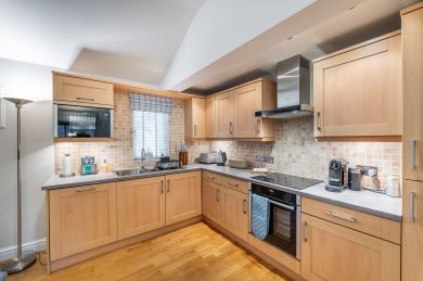 Yew Tree Cottage (OC-LR174) Yew Tree Cottage (OC-LR174)
