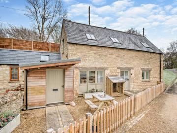 Cotswolds - Thames Head Barn (OC-93878)