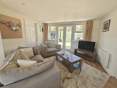 The Strand Cottage (OC-S42665)