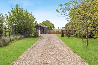 Meadow Lodge (OC-M41398) Meadow Lodge (OC-M41398)