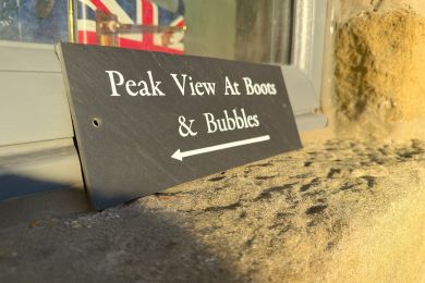 Peak View at Boots and Bubbles (OC-P34204) Peak View at Boots and Bubbles (OC-P34204)