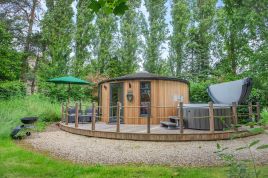 Oak Tree Round-House