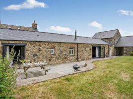 St Davids Long House