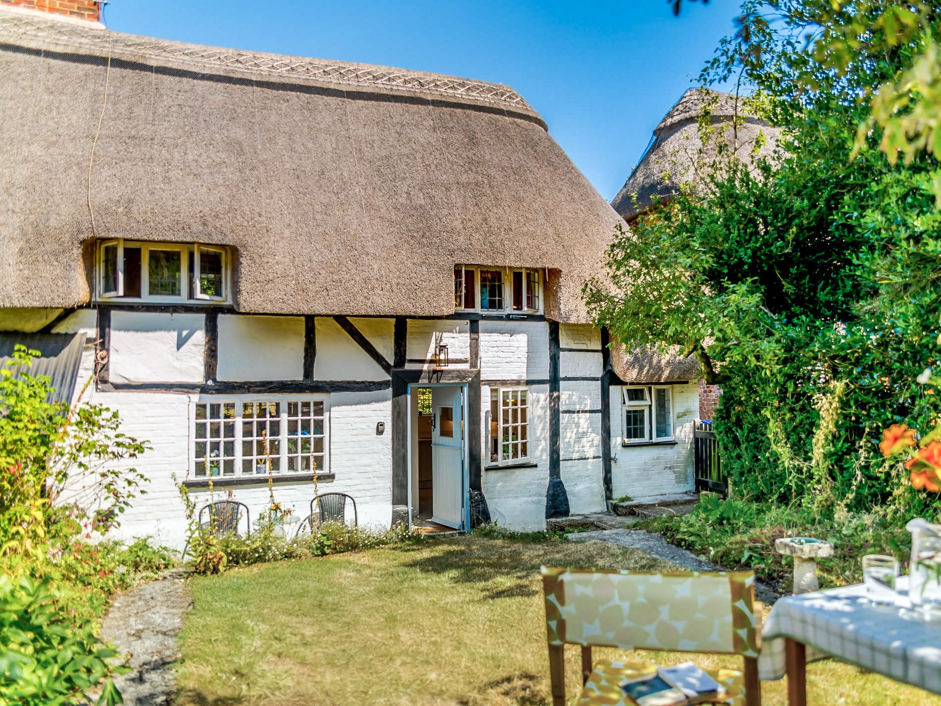 The Thatch At 123