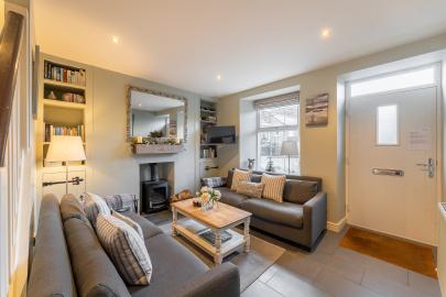 Lily Tarn Cottage (OC-LR098)
